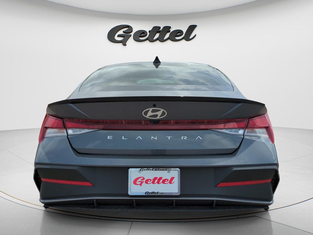 Used 2026 Gray Hyundai SEL Sport image 6
