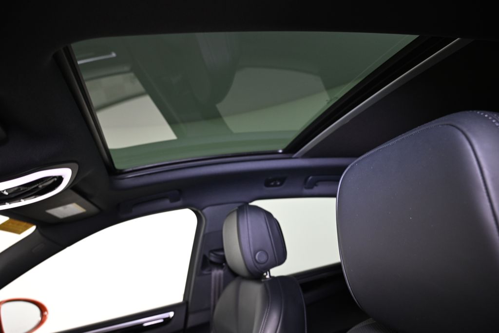 Thumbnail: 2024 Porsche Macan - 20