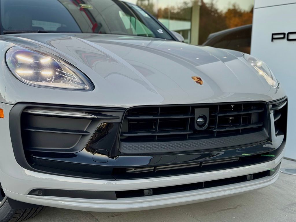 Used 2026  Porsche  image 37