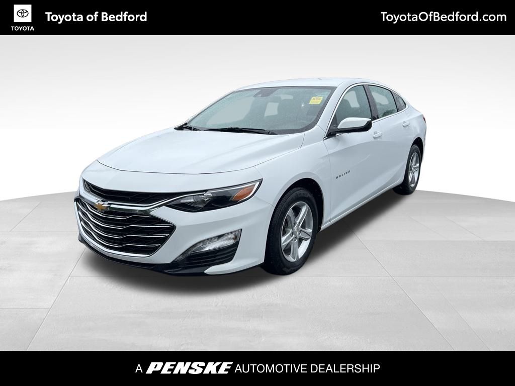 2024 Chevrolet Malibu LT Hero Image