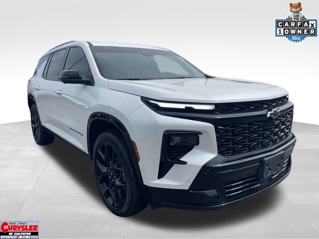 White (Iridescent Pearl Tricoat) 2025 Chevrolet Traverse SUV / Crossover Four-Wheel Drive 8-Speed Automatic