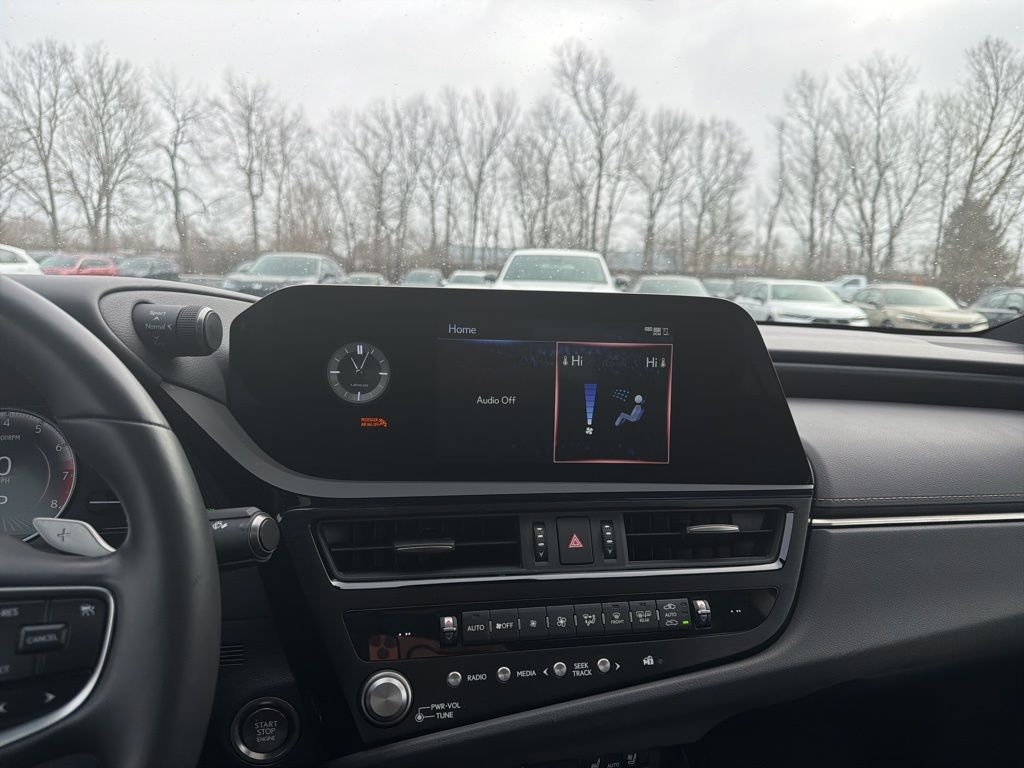 Thumbnail: 2022 Lexus ES - 15