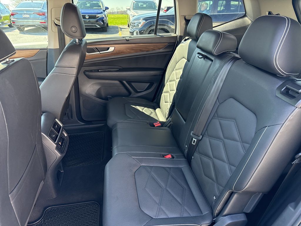 2025 Volkswagen Atlas 2.0T SE w/Technology White at Subaru and VW of Moon Township