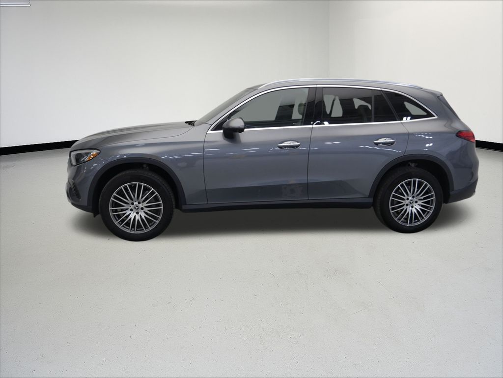 Thumbnail: 2023 Mercedes-Benz GLC - 2