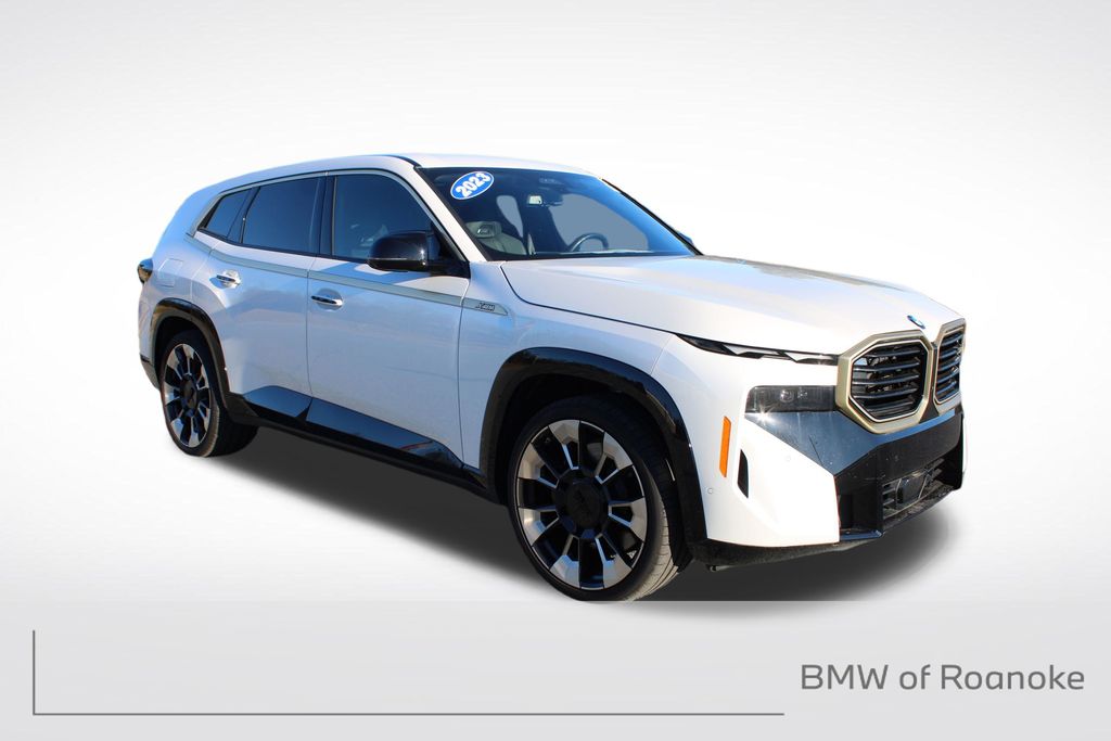 2023 BMW XM Base's photo