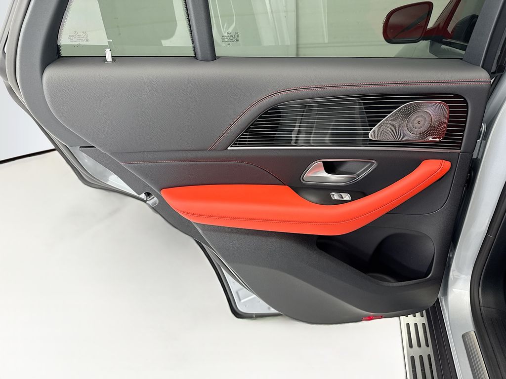 Thumbnail: 2026 Mercedes-Benz GLE - 26