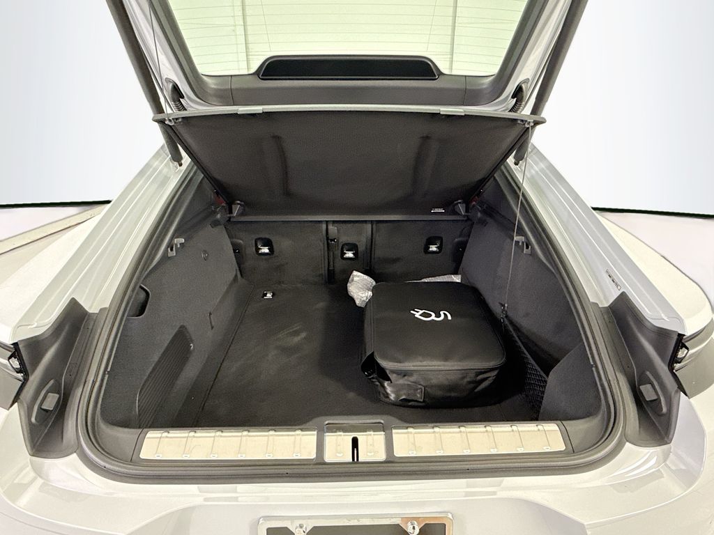 Thumbnail: 2026 Porsche Panamera - 28