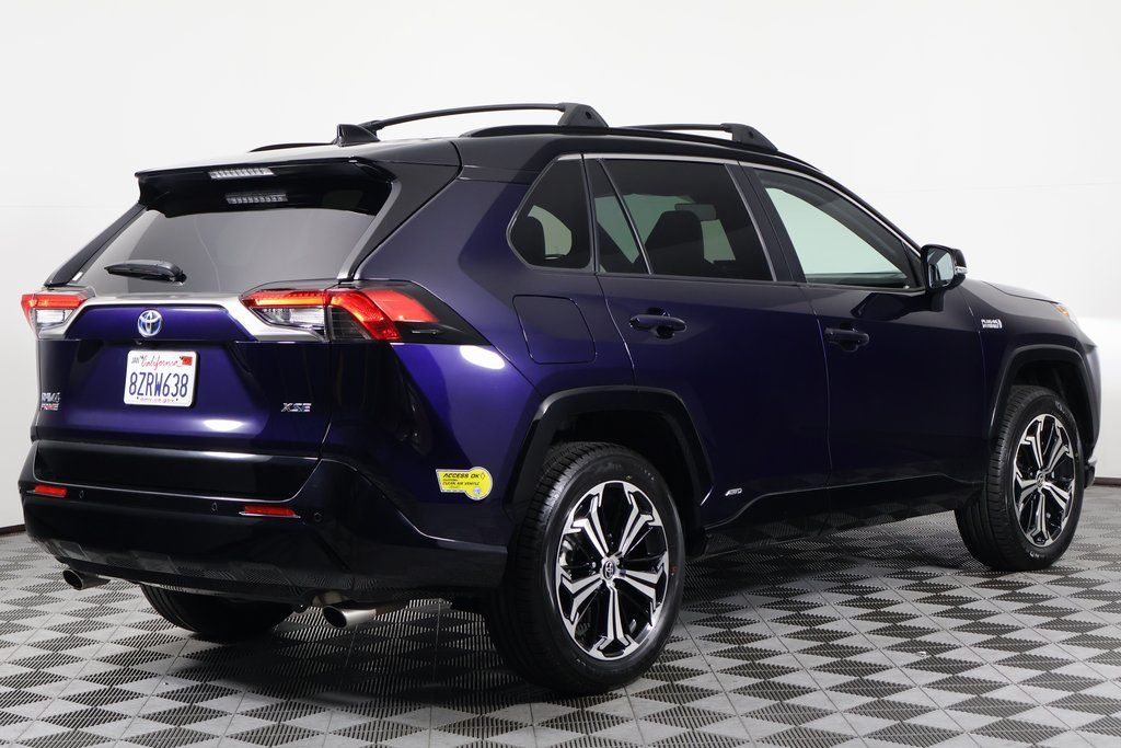 Thumbnail: 2022 Toyota RAV4 - 4