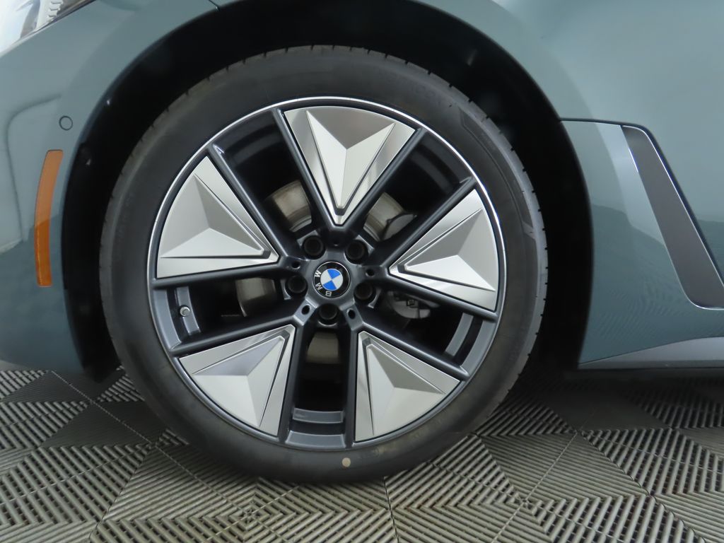 Thumbnail: 2025 BMW i4 - 31