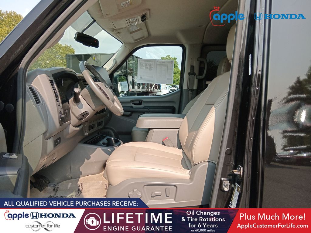 2018 Nissan NV Passenger NV3500 HD SL V8