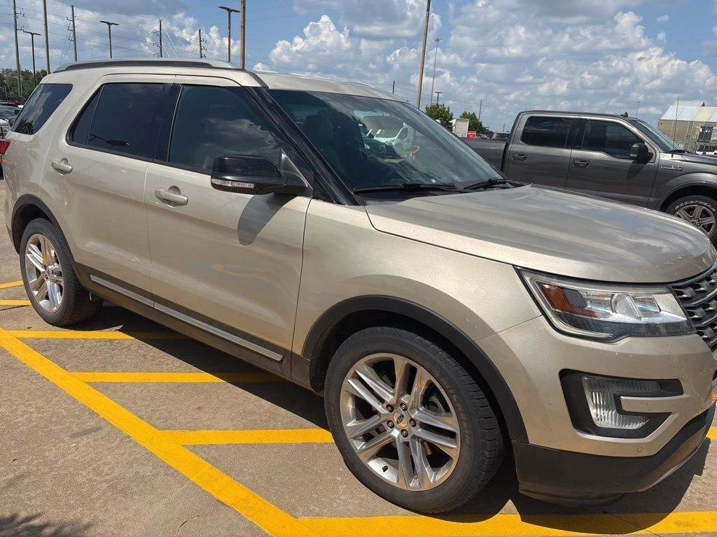 2017 Ford Explorer XLT Gold at Autostrade