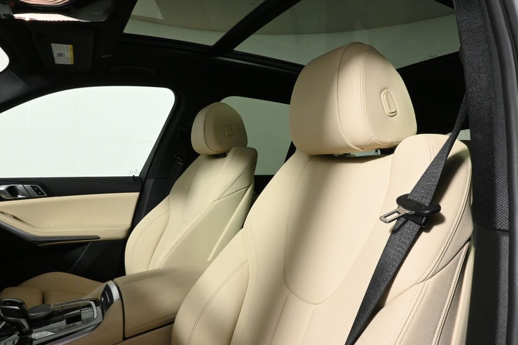 Thumbnail: 2021 BMW X5 - 4