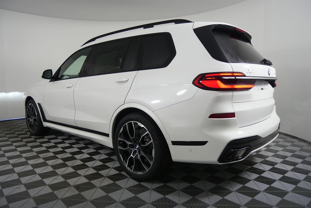 Thumbnail: 2026 BMW X7 - 5