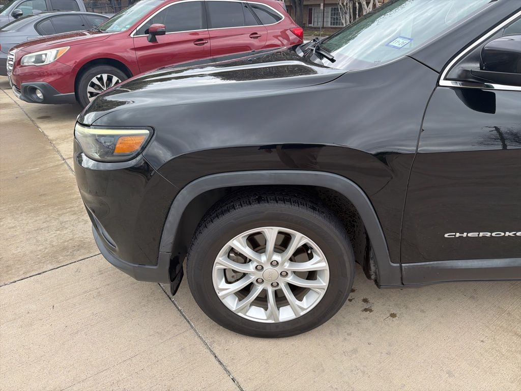 View vehicle photo 2