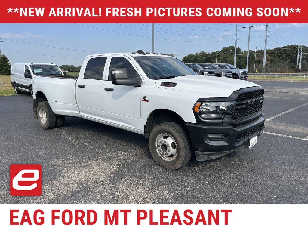 2024 RAM 3500 Tradesman Crew Cab LB DRW 4WD    