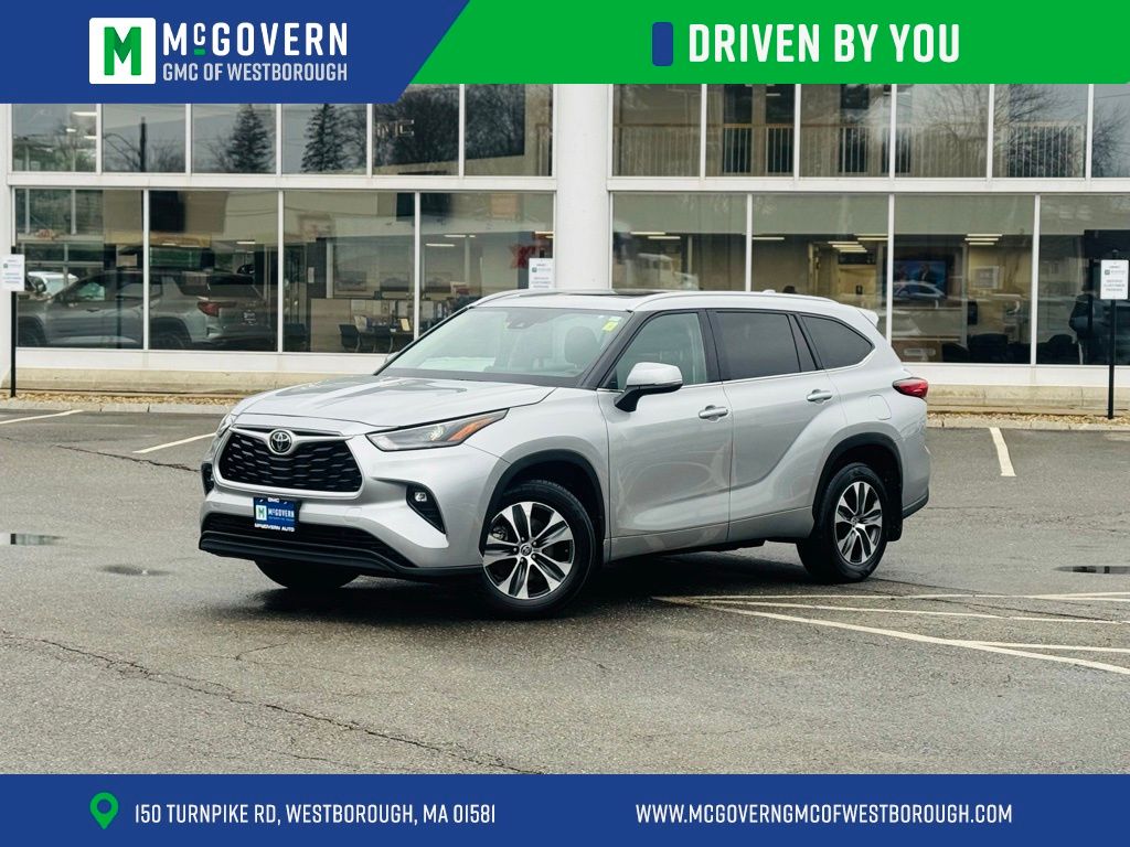 2022 Toyota Highlander XLE AWD