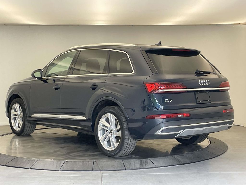 2023 Audi Q7 45 Premium - 2