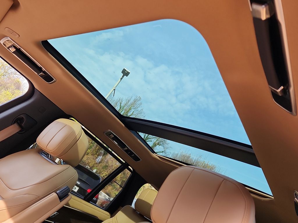 Thumbnail: 2023 Land Rover Range Rover - 14