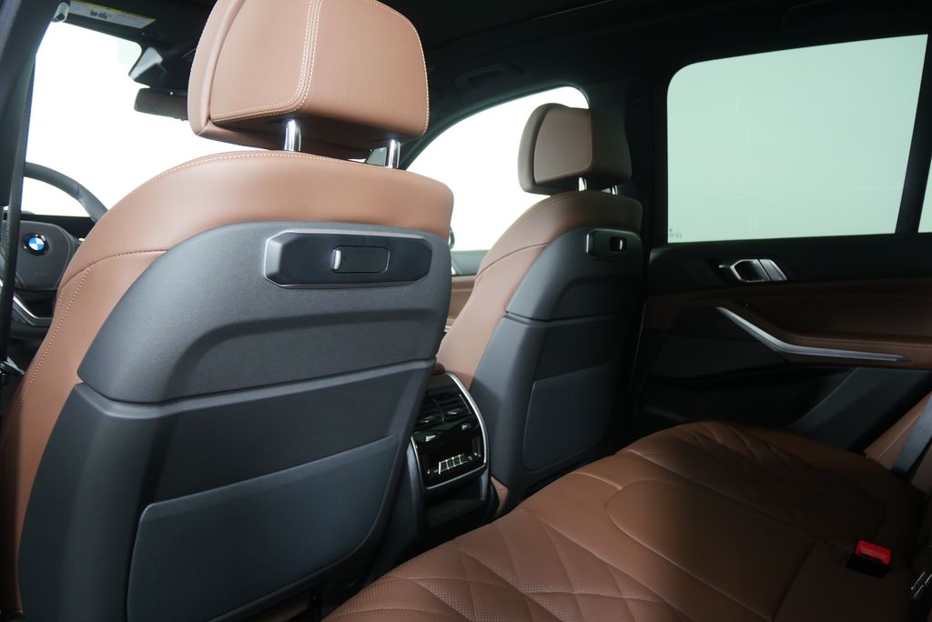 Thumbnail: 2026 BMW X5 - 16