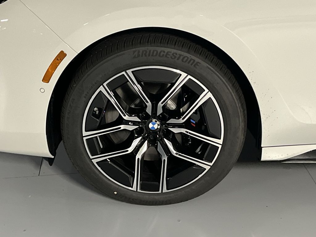 Thumbnail: 2026 BMW 7 Series - 10