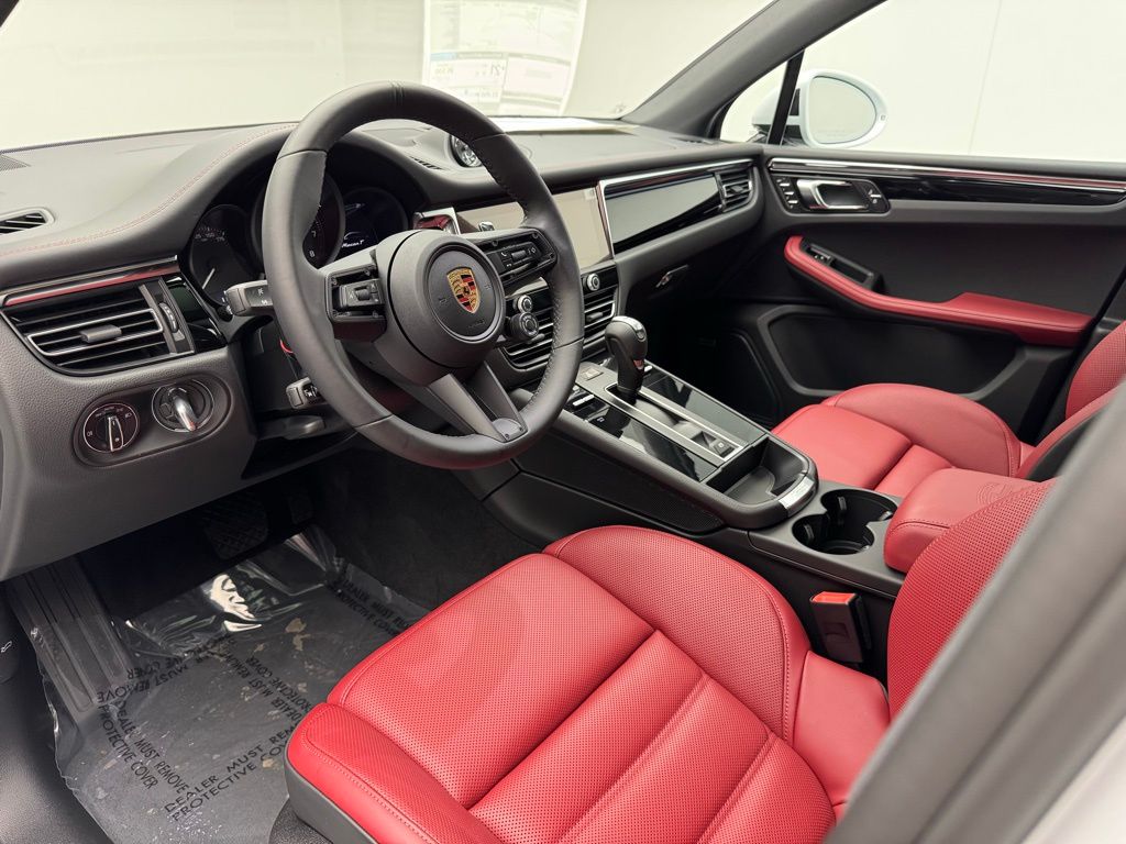 2024 Porsche Macan T 4
