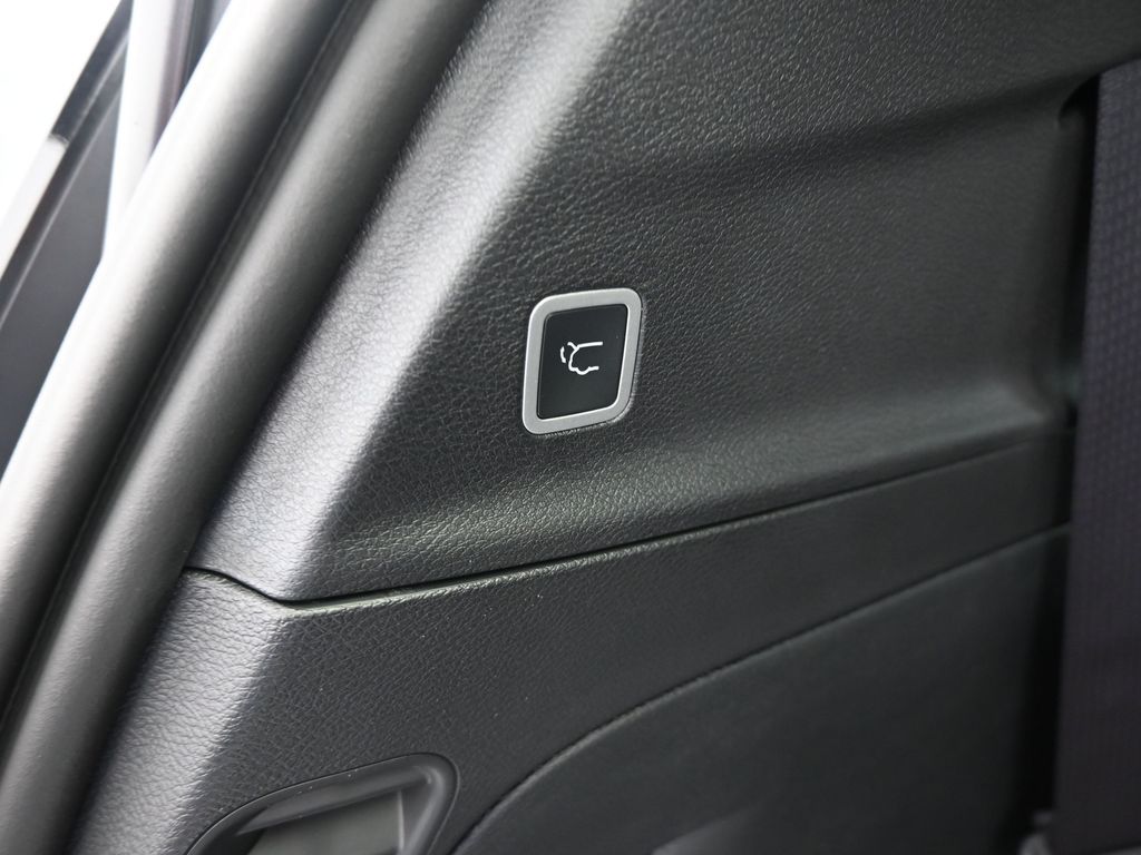 New 2026 Bright White Clearcoat Chrysler Limited image 34