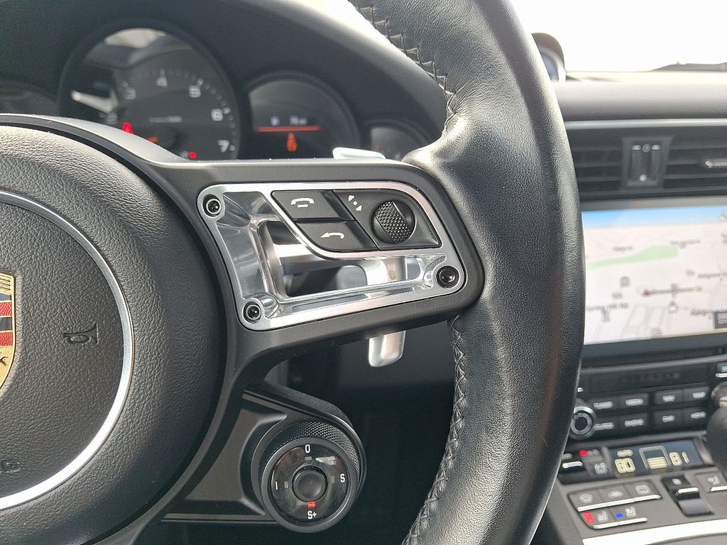 Thumbnail: 2017 Porsche 911 - 24