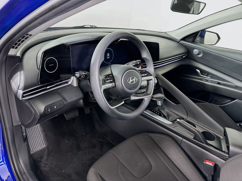 Thumbnail: 2024 Hyundai Elantra - 9