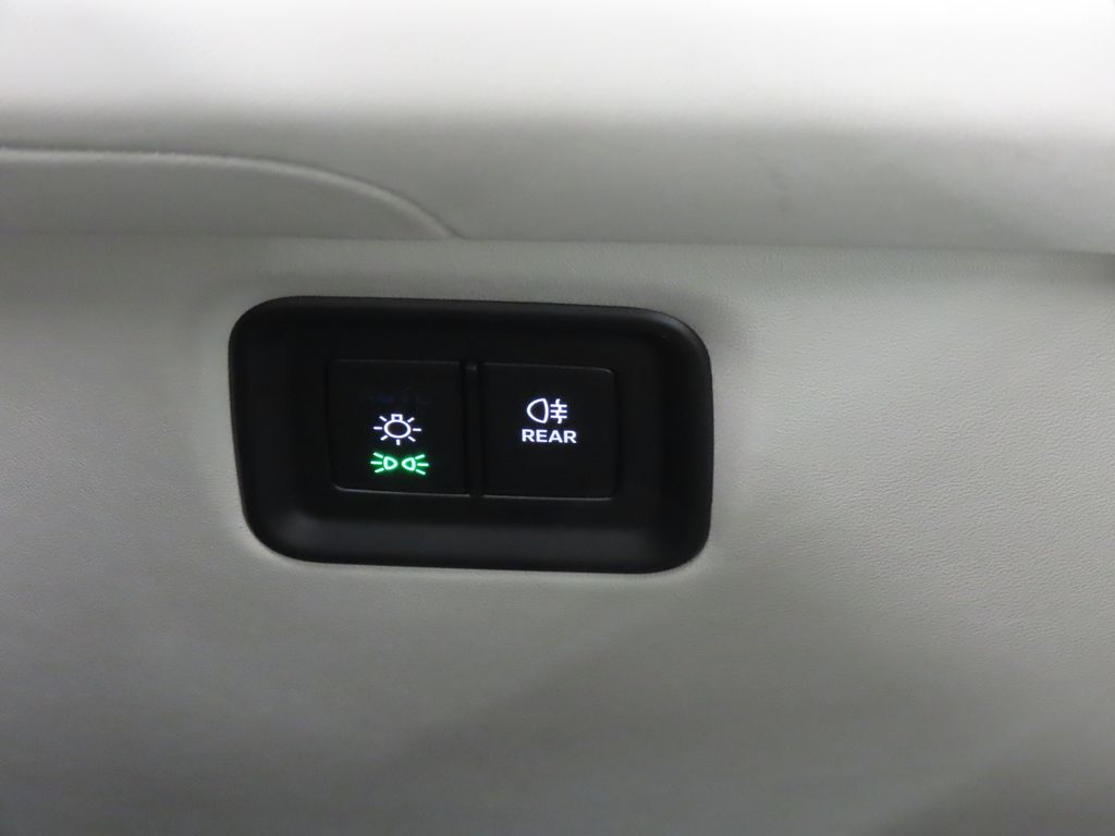 Thumbnail: 2025 Porsche Cayenne - 25