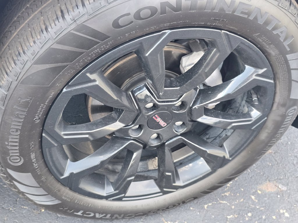 Used 2026 White GMC Elevation image 18