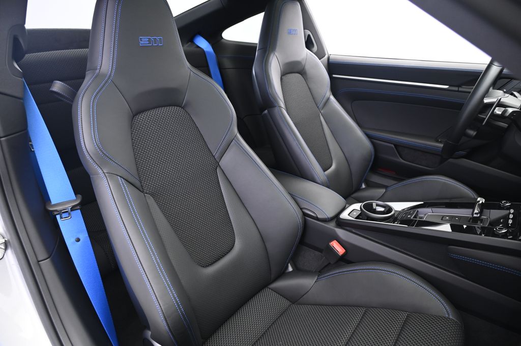 Thumbnail: 2024 Porsche 911 - 20