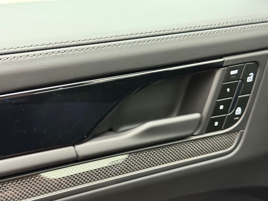 Thumbnail: 2025 Porsche Cayenne - 21