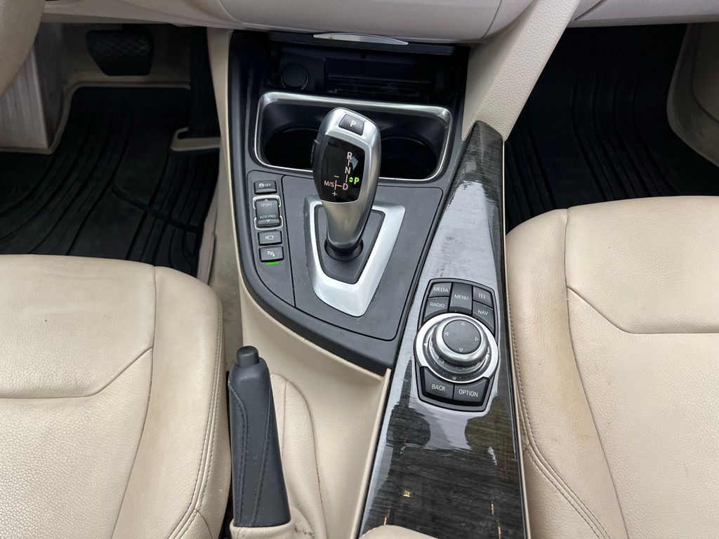 Thumbnail: 2013 BMW 3 Series - 11
