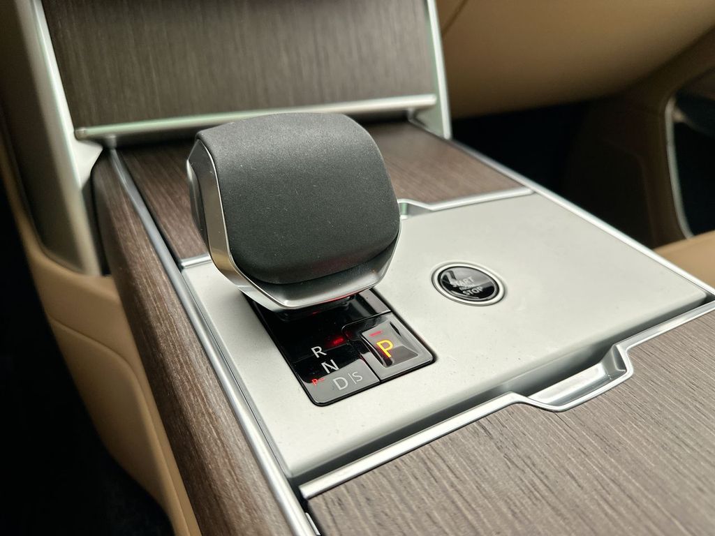 Thumbnail: 2026 Land Rover Range Rover - 12
