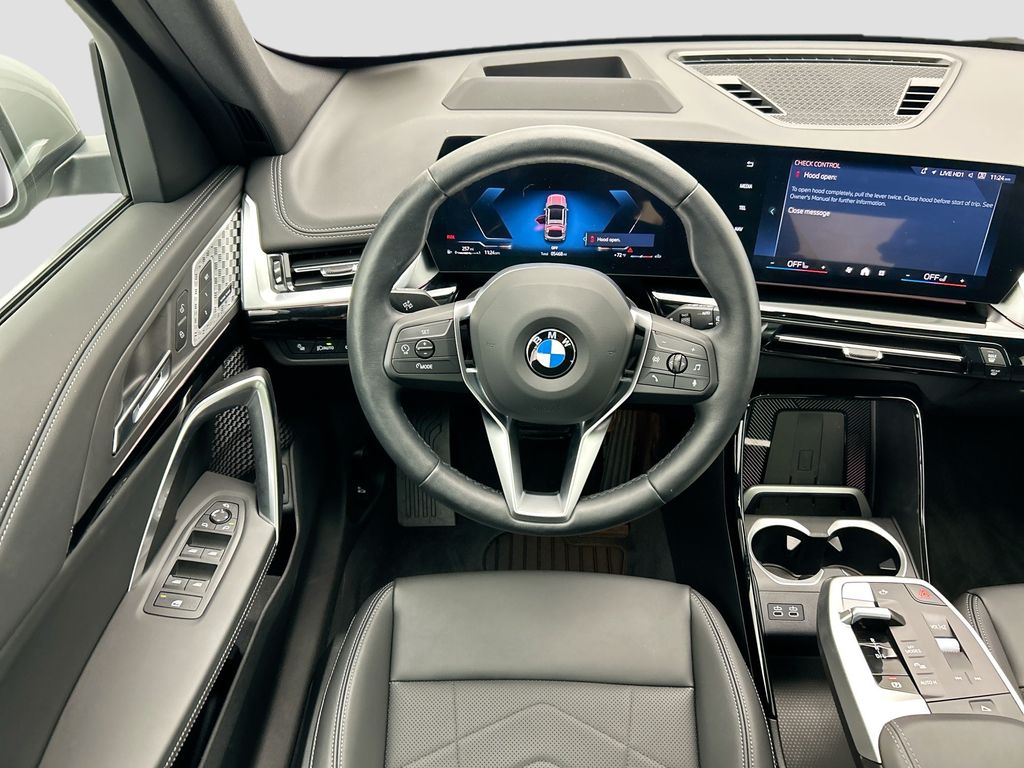 Thumbnail: 2025 BMW X1 - 10