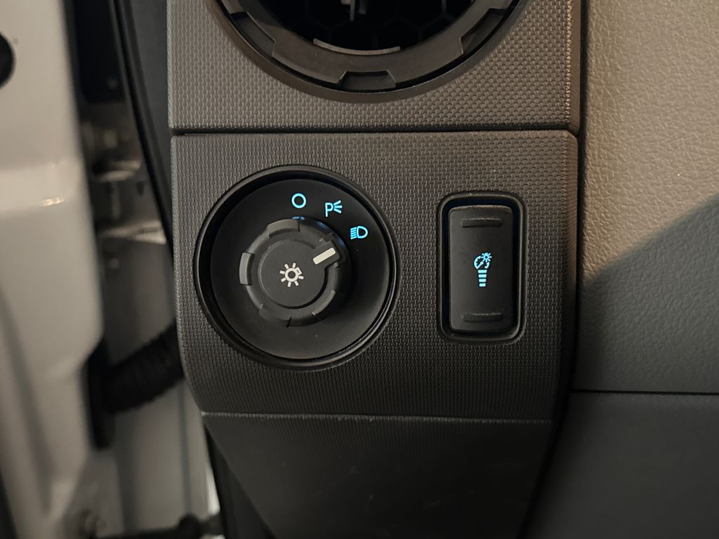 2012 Oxford White Ford Super Duty F-250 SRW XL 4X4 Truck