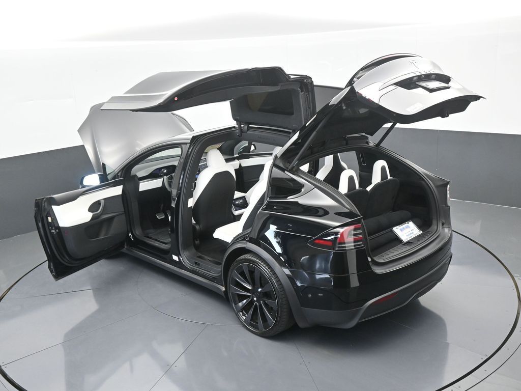 Used 2022 Black Tesla Plaid image 62