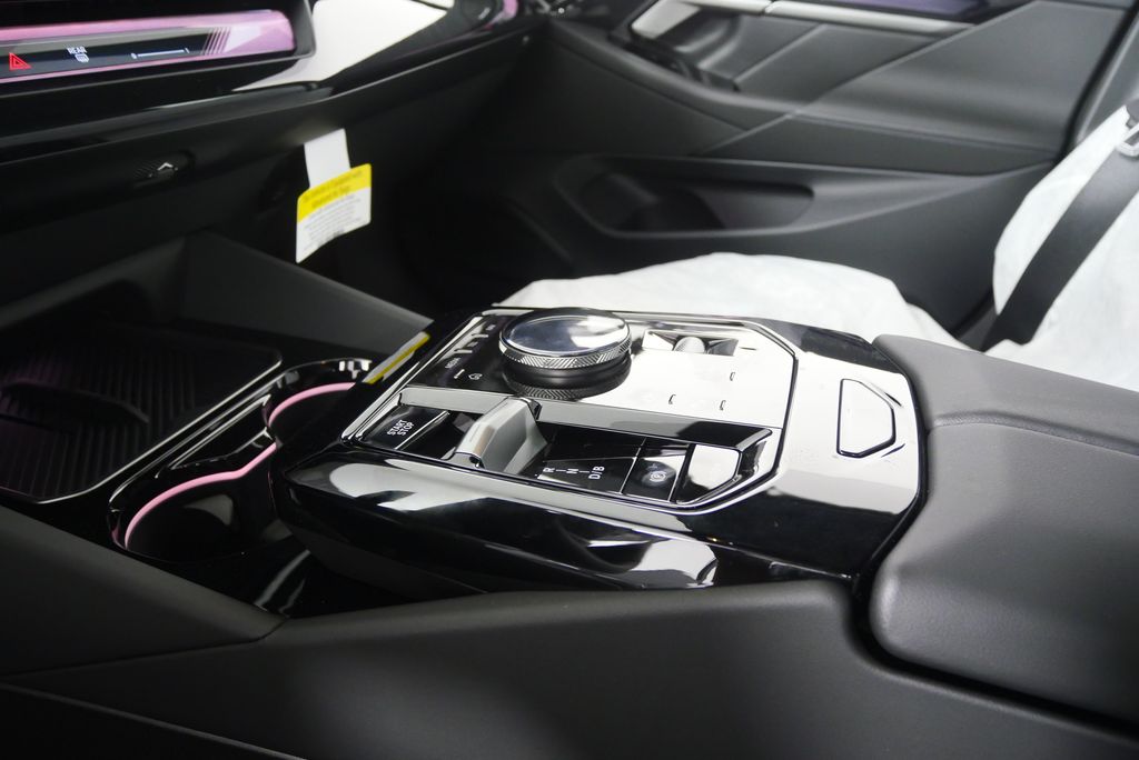 Thumbnail: 2026 BMW i5 - 21