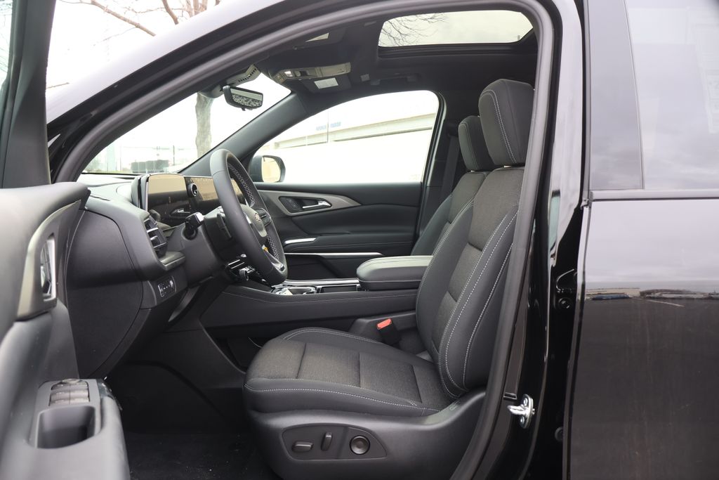 Thumbnail: 2026 Chevrolet Traverse - 14