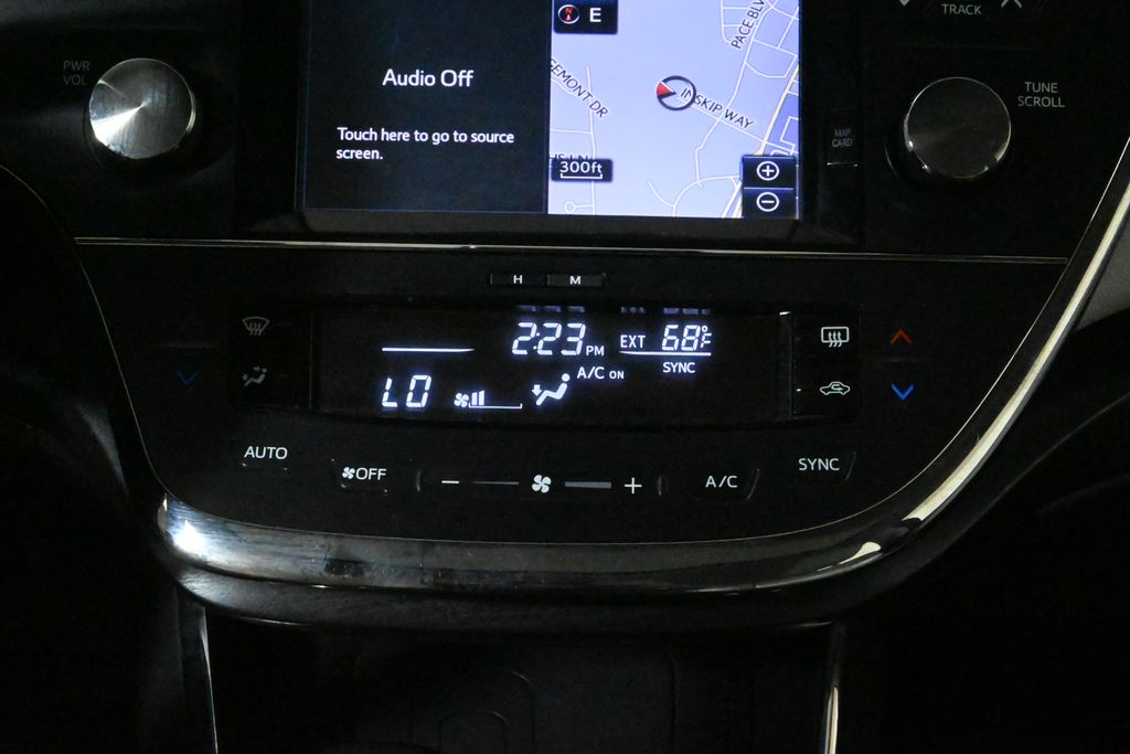 Thumbnail: 2017 Toyota Avalon - 25