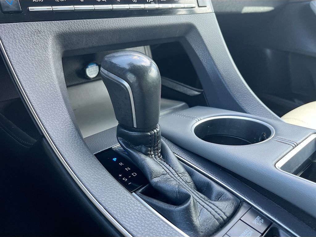 Used 2019 Gray Toyota Touring image 17