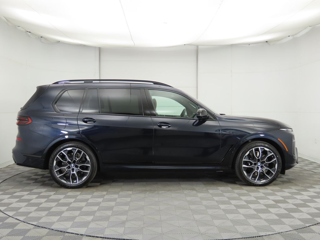 Thumbnail: 2026 BMW X7 - 4