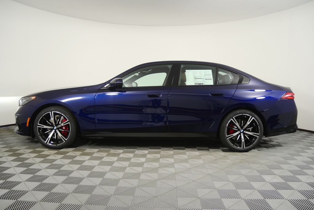 Thumbnail: 2026 BMW 5 Series - 6