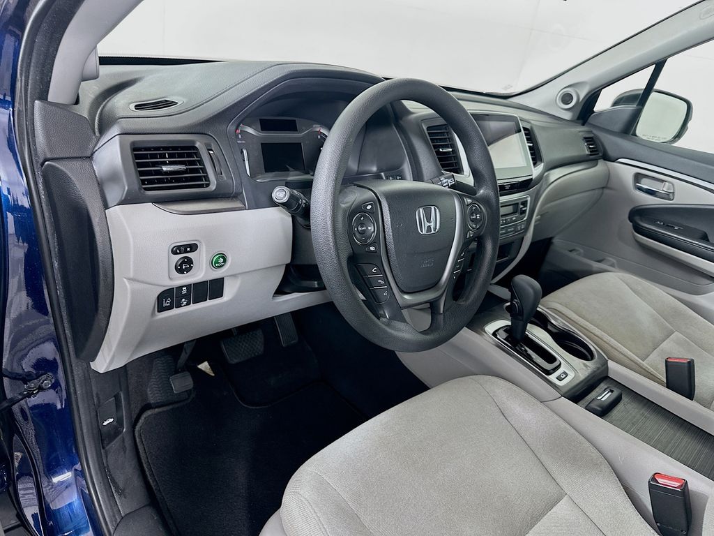 Thumbnail: 2017 Honda Pilot - 9