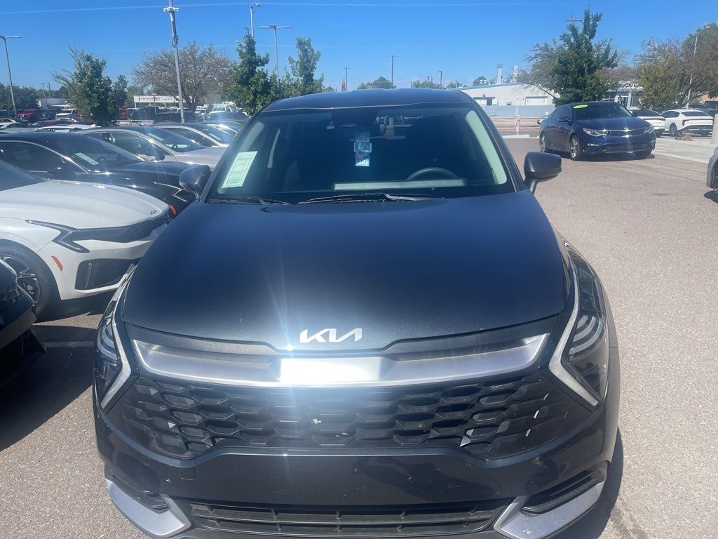 2025 Kia Sportage LX photo 3