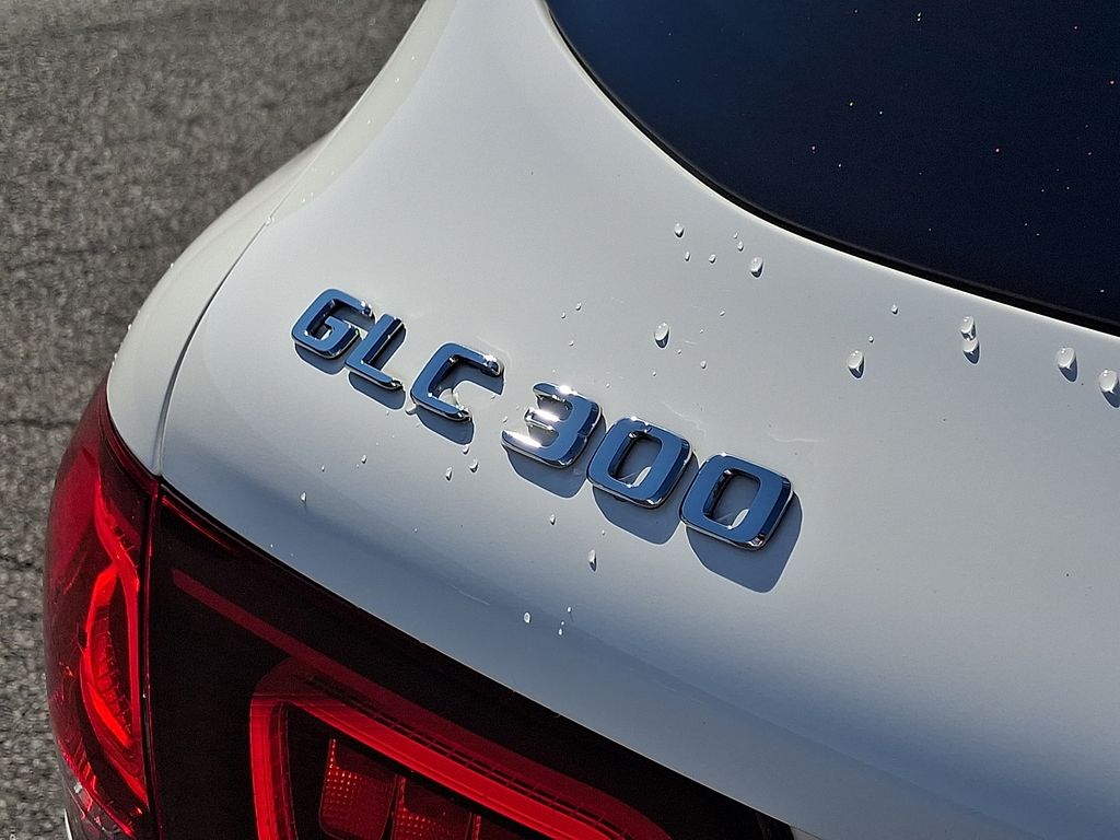 Thumbnail: 2022 Mercedes-Benz GLC - 29