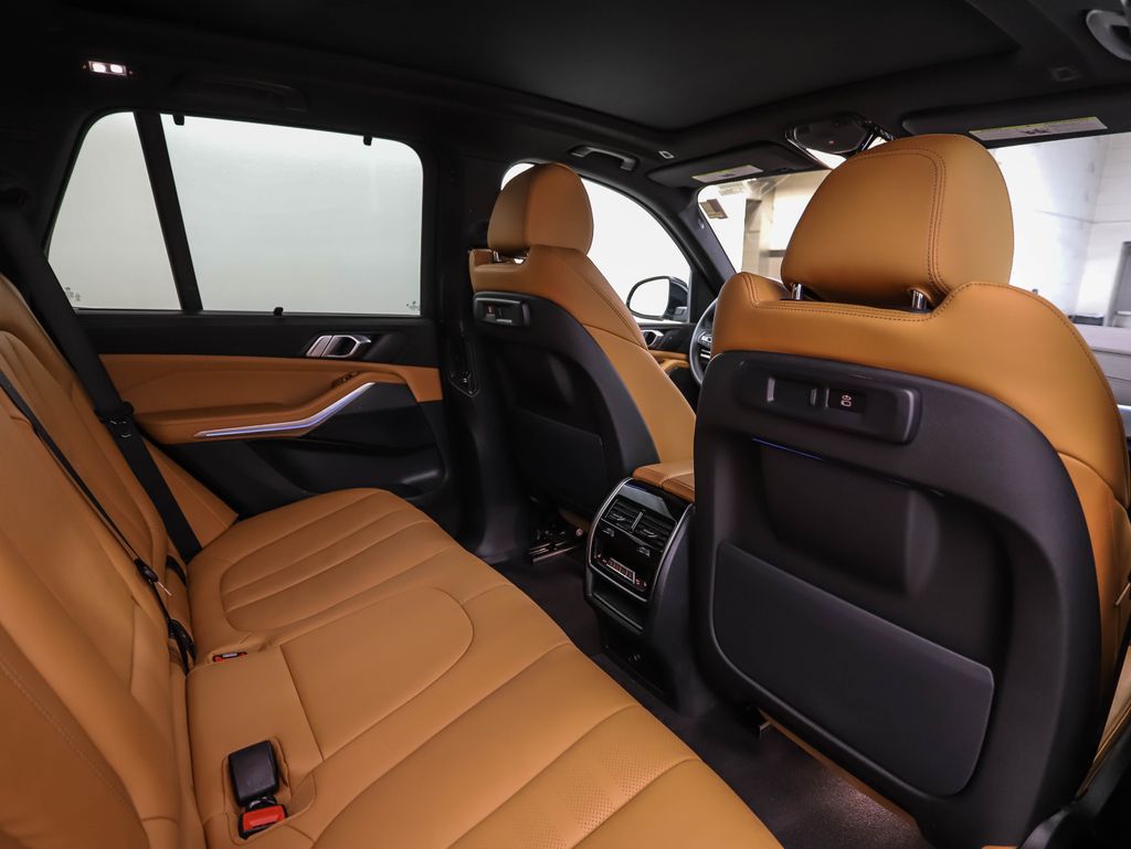 Thumbnail: 2022 BMW X5 - 26