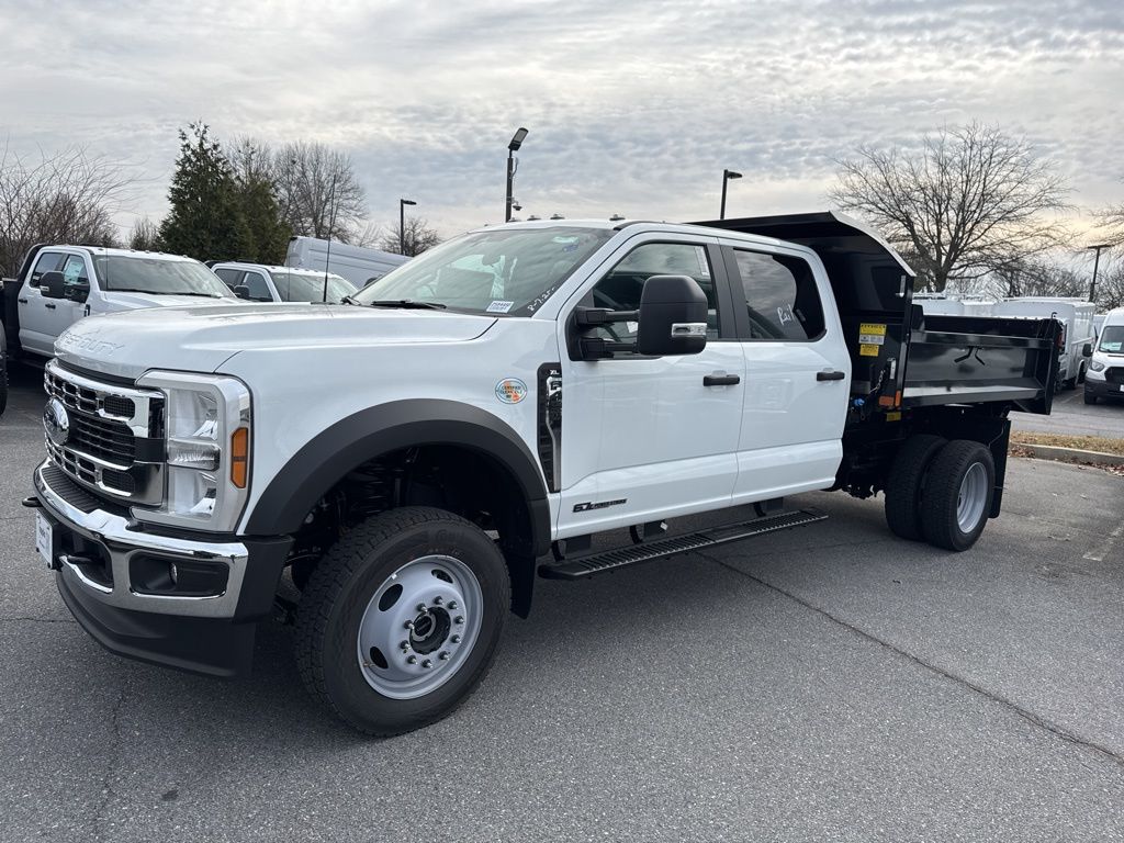 2025 Ford F-450 Super Duty Chassis Cab XL's photo