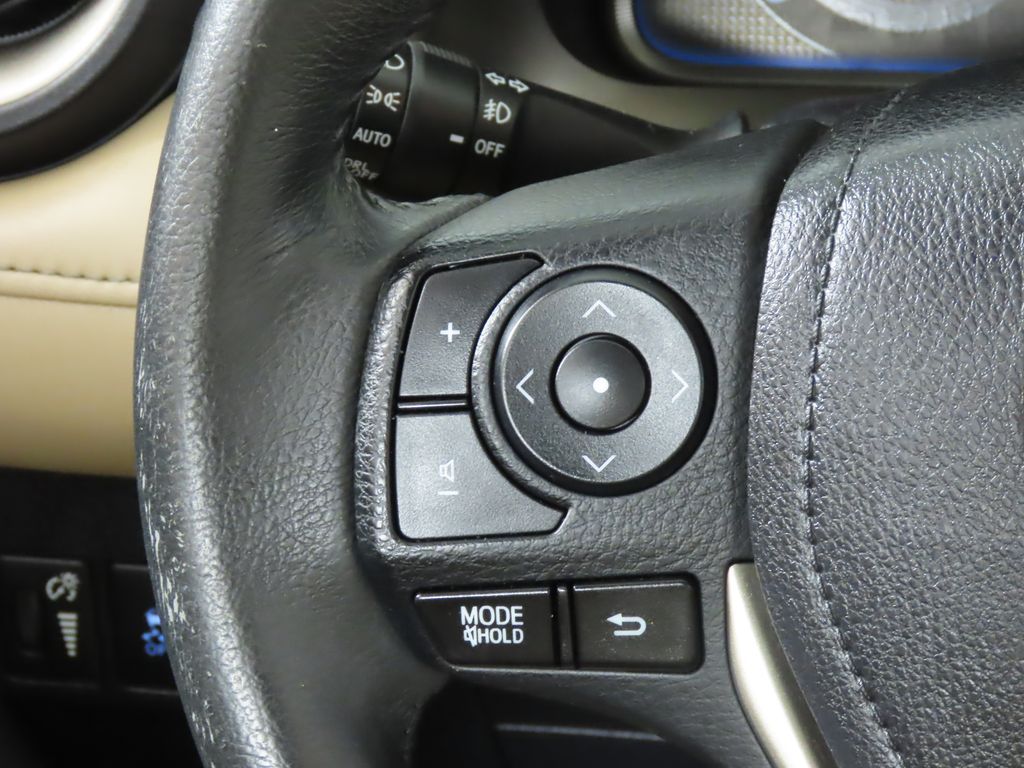 Thumbnail: 2014 Toyota RAV4 - 16