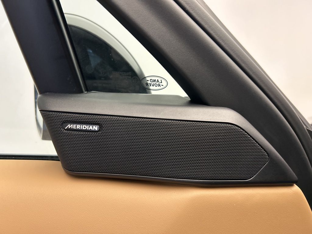 Thumbnail: 2026 Land Rover Range Rover Sport - 21